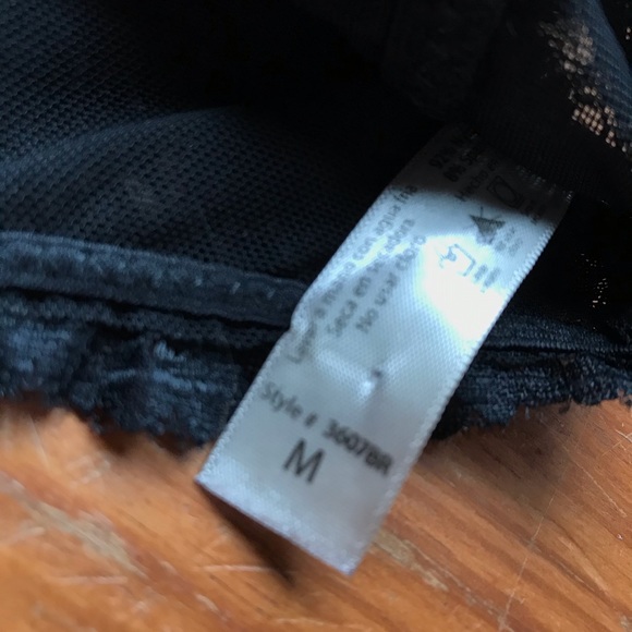 Tilly’s delicate lacy bralette - Picture 9 of 9